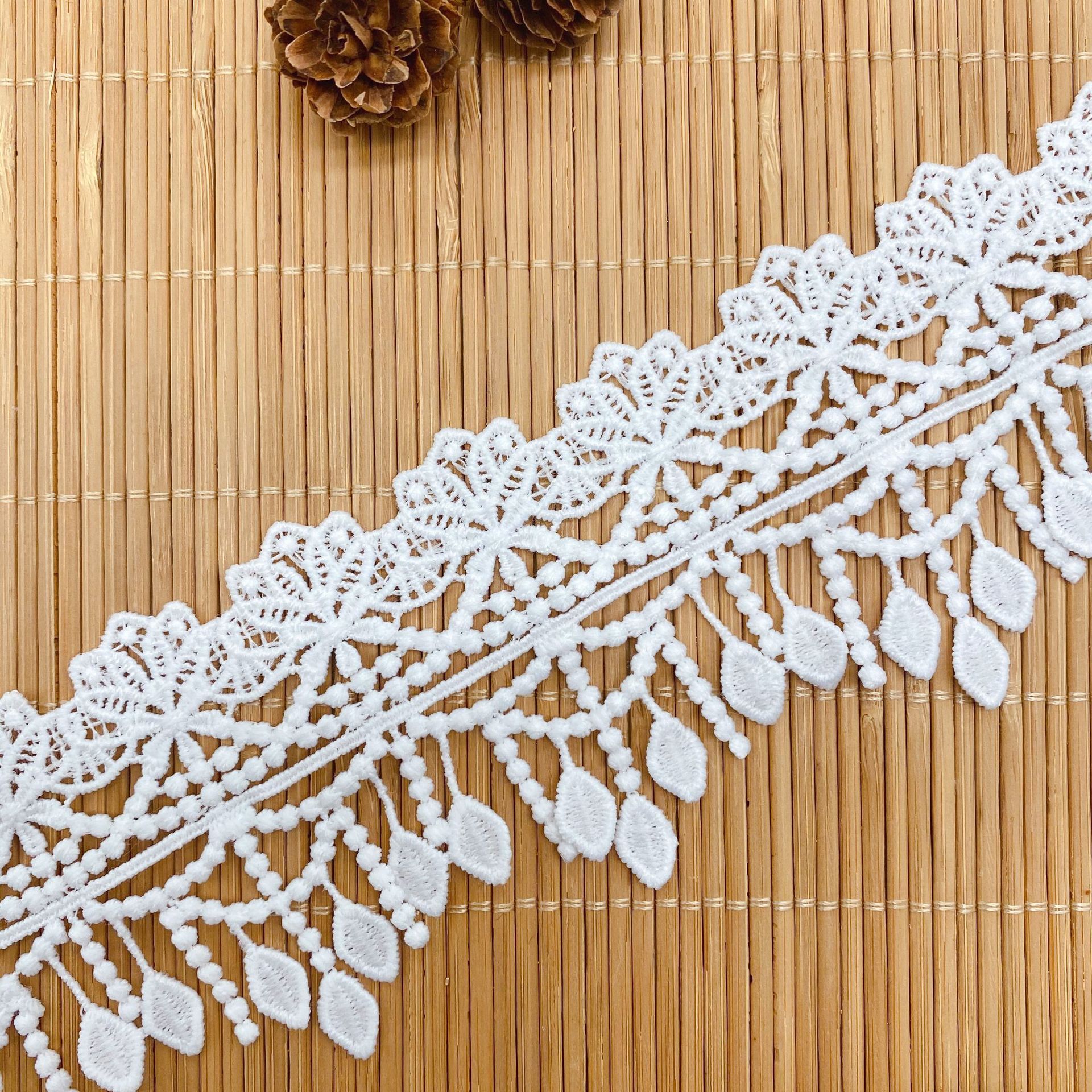 3Yards Embroidery Hollow Flowe – Lace Ribbon Trim Bewertung und Preis