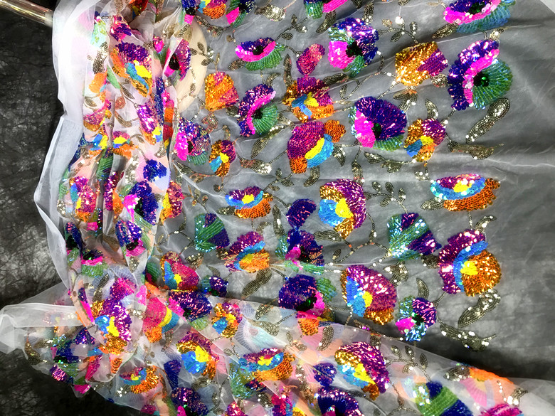 Colorful Crystal Sequins Flowe – Crystal Mesh Fabric Bewertung und Preis