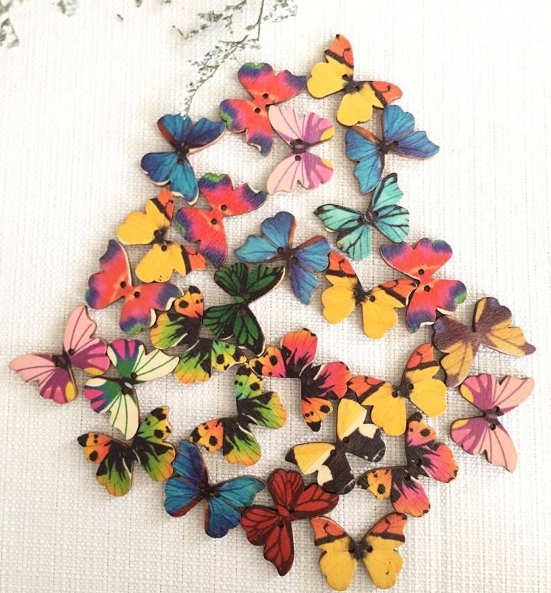 50pcs Butterfly wooden button  – Embellishments For Scrapbooking Bewertung und Preis