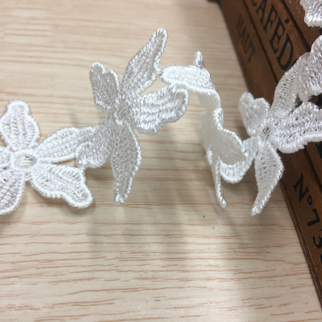 Embroidered Five-leaf Flower O – Lace Ribbon Trim Bewertung und Preis