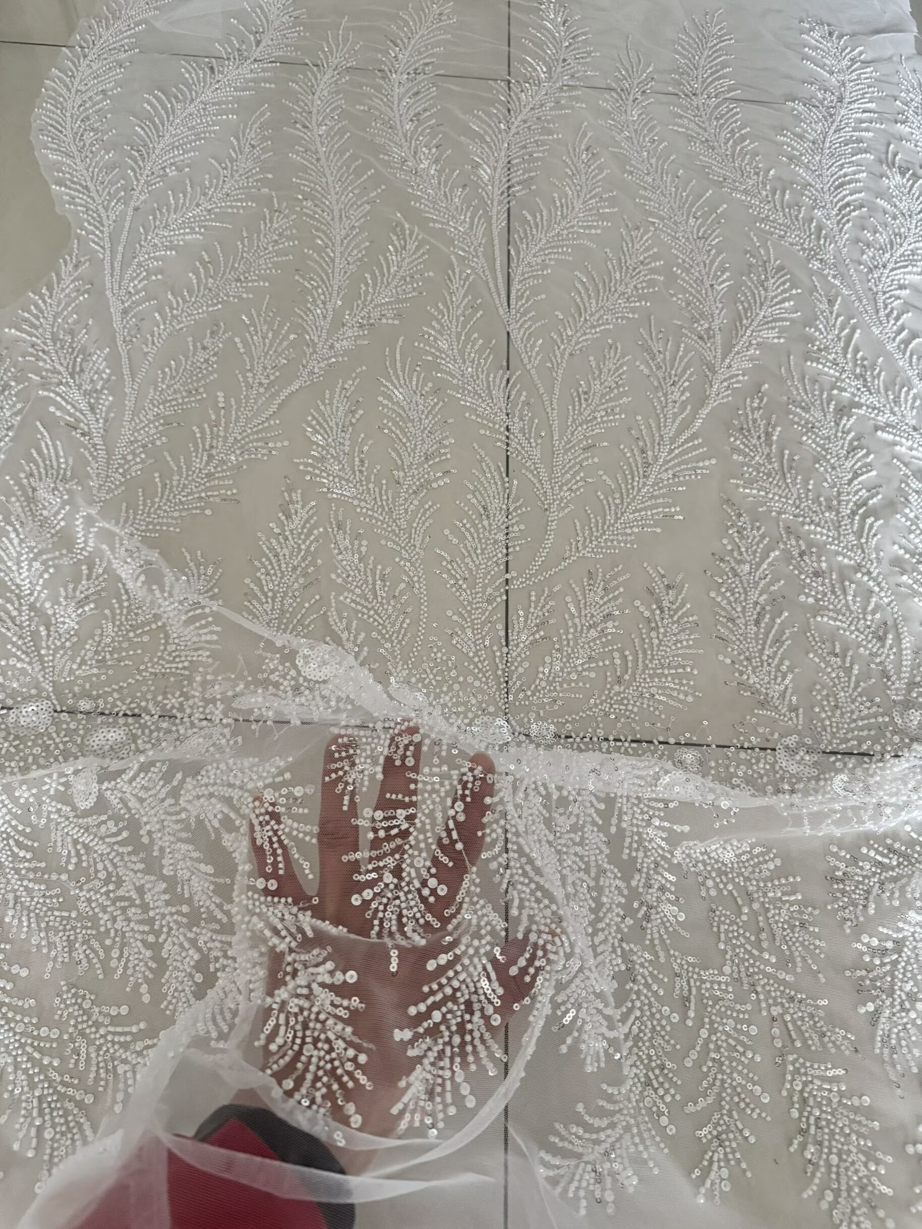 White Beaded Pearl Crystal Seq – Crystal Mesh Fabric Bewertung und Preis